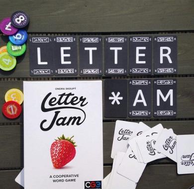 Letter Jam (na srpskom jeziku) - Karte i žetoni Drustvena igra, drustvene igre, Beograd, Prodaja, Srbija, zabava, party igre, igre zabavu, igre za okupljanje, party, fantasy, sci-fi, Letter Jam (na srpskom jeziku)
